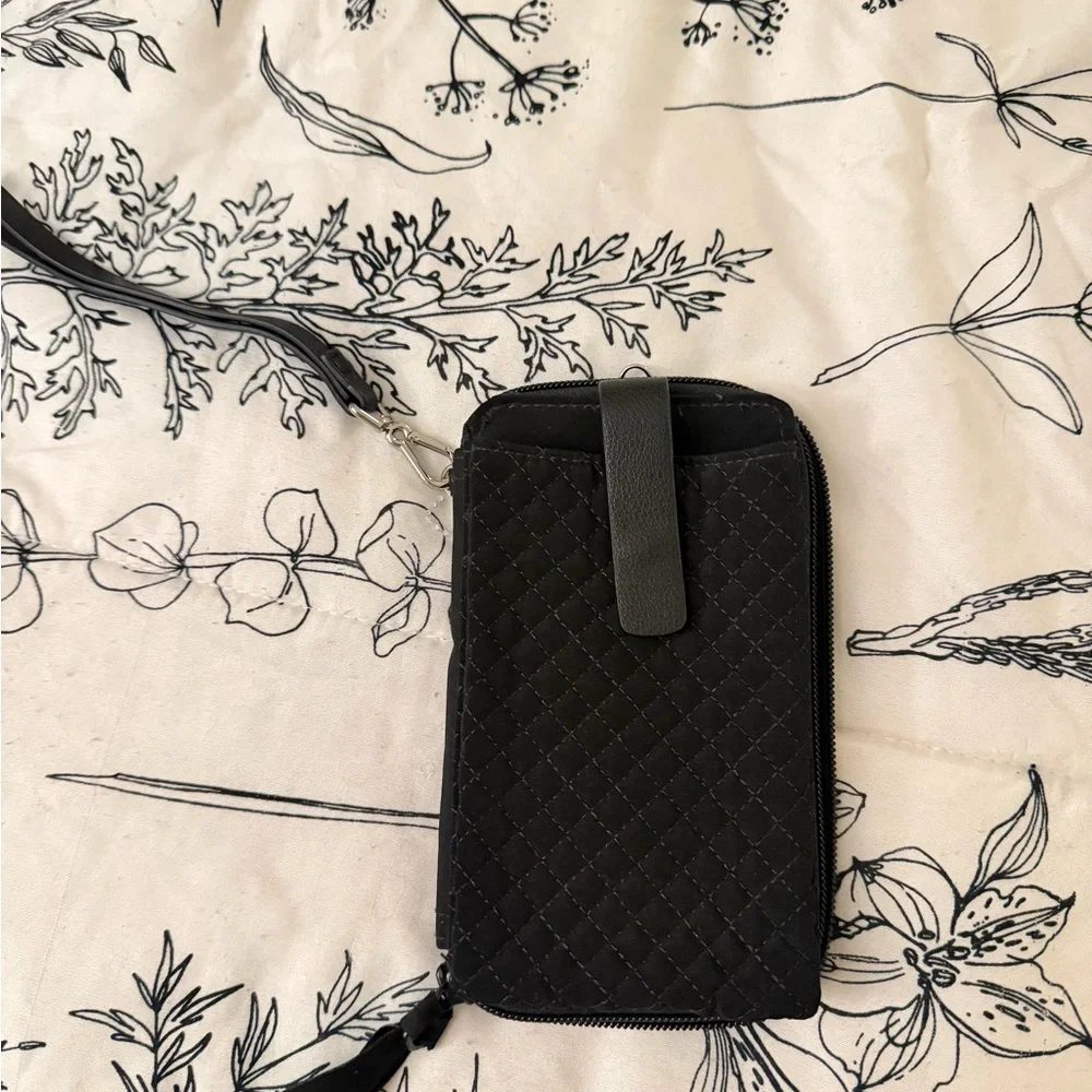 NWOT Vera Bradley Black Quilted Phone Holder Wristlet